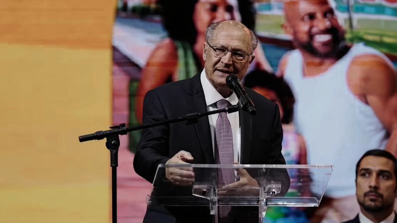 Gasolina com 32% de etanol deve ser aprovada na quarta, diz Alckmin