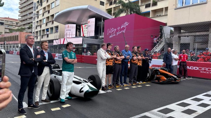 McLaren reúne Alonso e Hamilton para comemorar 1000 GPs