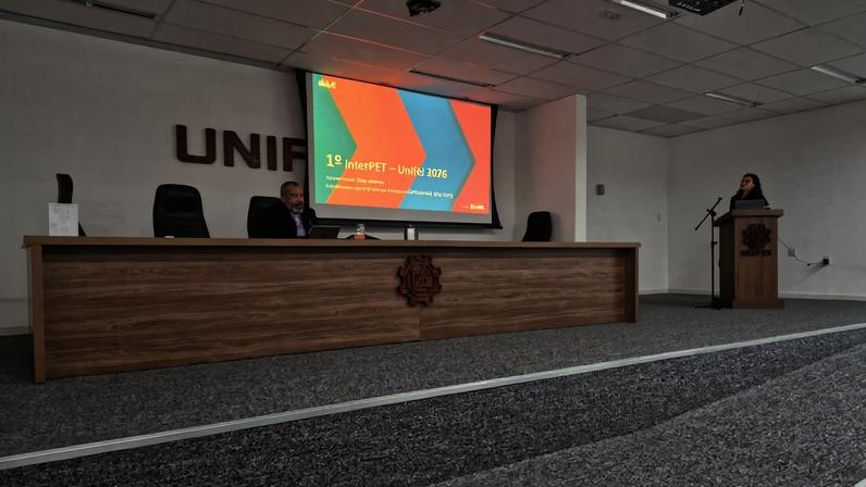 MEC participa de encontro sobre o PET na Unifei