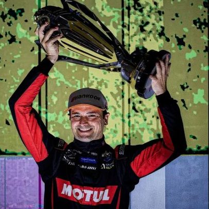 Piquet Jr. vence corrida noturna da Stock Car em Cuiabá sob pressão de Fraga