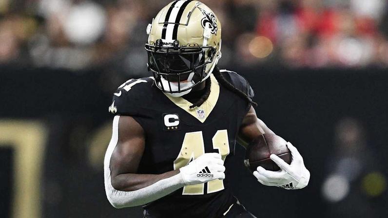 Alvin Kamara comparece às OTAs dos Saints e nega problemas