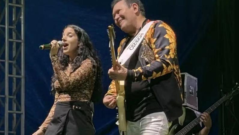 Yasmin e o pai, Ximbinha, em apresentação no Pará