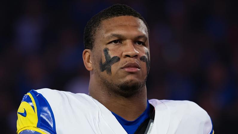 Alaric Jackson, tackle dos Rams, preso por suspeita de violência doméstica