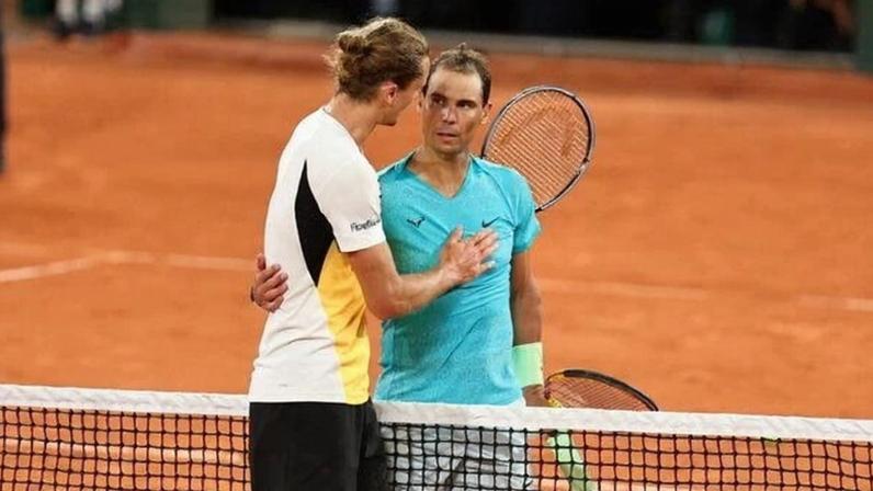 Nadal, Alcaraz, Billie Jean e Laver parabenizam Zverev pela conquista