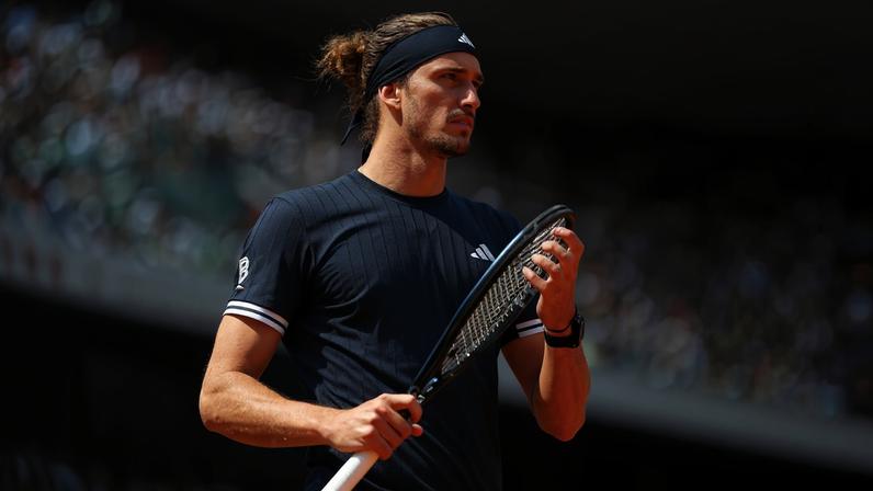 Zverev interrompe entrevista após pergunta sobre violência doméstica
