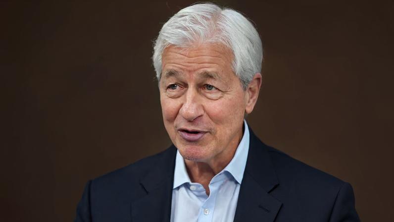 Jamie Dimon, CEO do JPMorgan Chase: 'Aprendemos muito observando algumas dessas empresas'. (Foto: Nathan Laine/Bloomberg)
