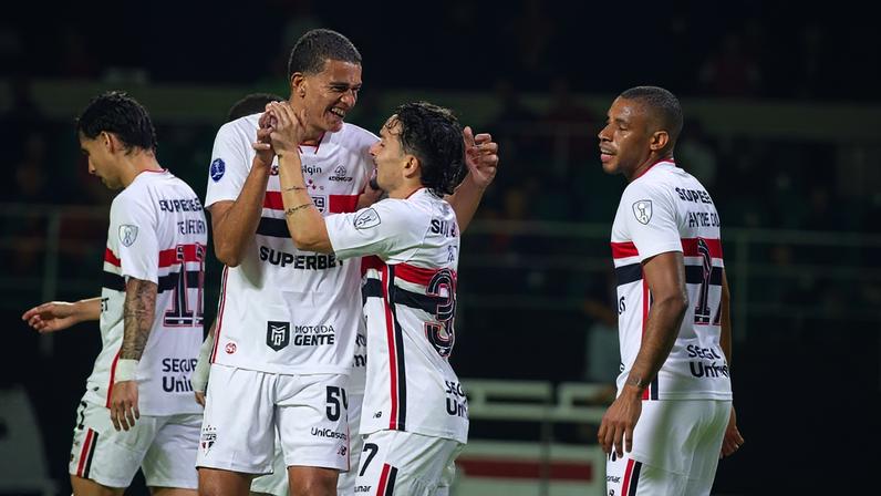 São Paulo em campo pela Sul-Americana (Foto: Diogo Oliveira/Código 19/Folhapress)