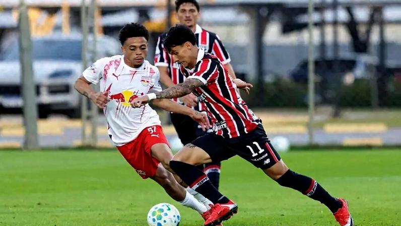São Paulo e RB Bragantino durante jogo-treino em Atibaia. (Foto: São Paulo/Divulgação)