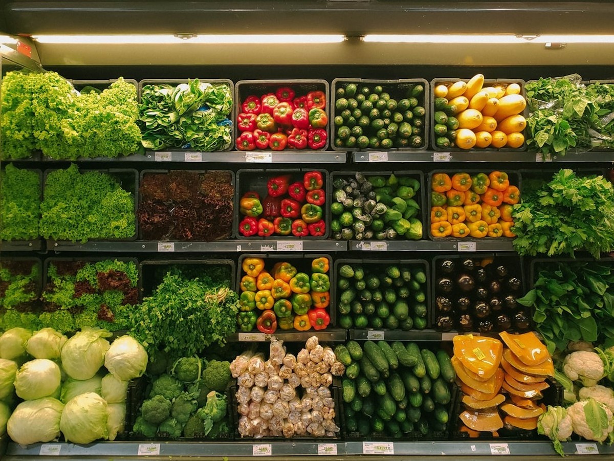 Tarifas dos EUA geram preocupação na fruticultura brasileira após exportações de US$ 148 milhões Verduras e frutas devem ser incluídas na alimentação diária (Foto: Unsplash)