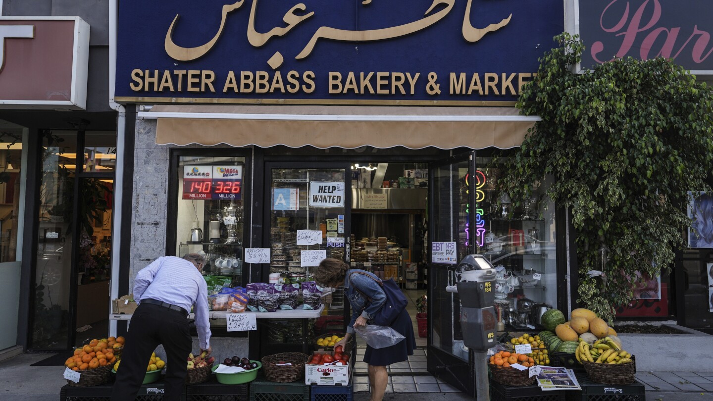 Conflito entre Israel e Irã afeta a comunidade iraniana em Los Angeles