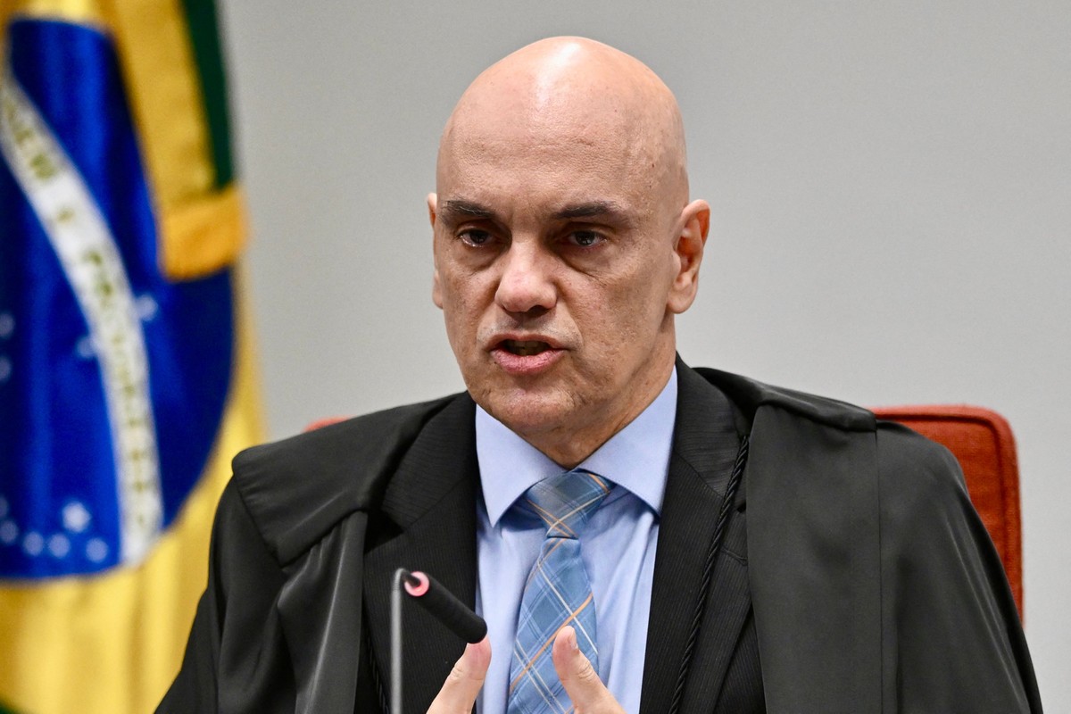 Moraes denuncia tentativas de Bolsonaro de submeter STF a interesses estrangeiros Ministro Alexandre de Moraes conduz audiência no STF sobre a tentativa de golpe de Estado; Bolsonaro e aliados respondem por trama para reverter o resultado das eleições de 2022 (Foto: EVARISTO SA / AFP)