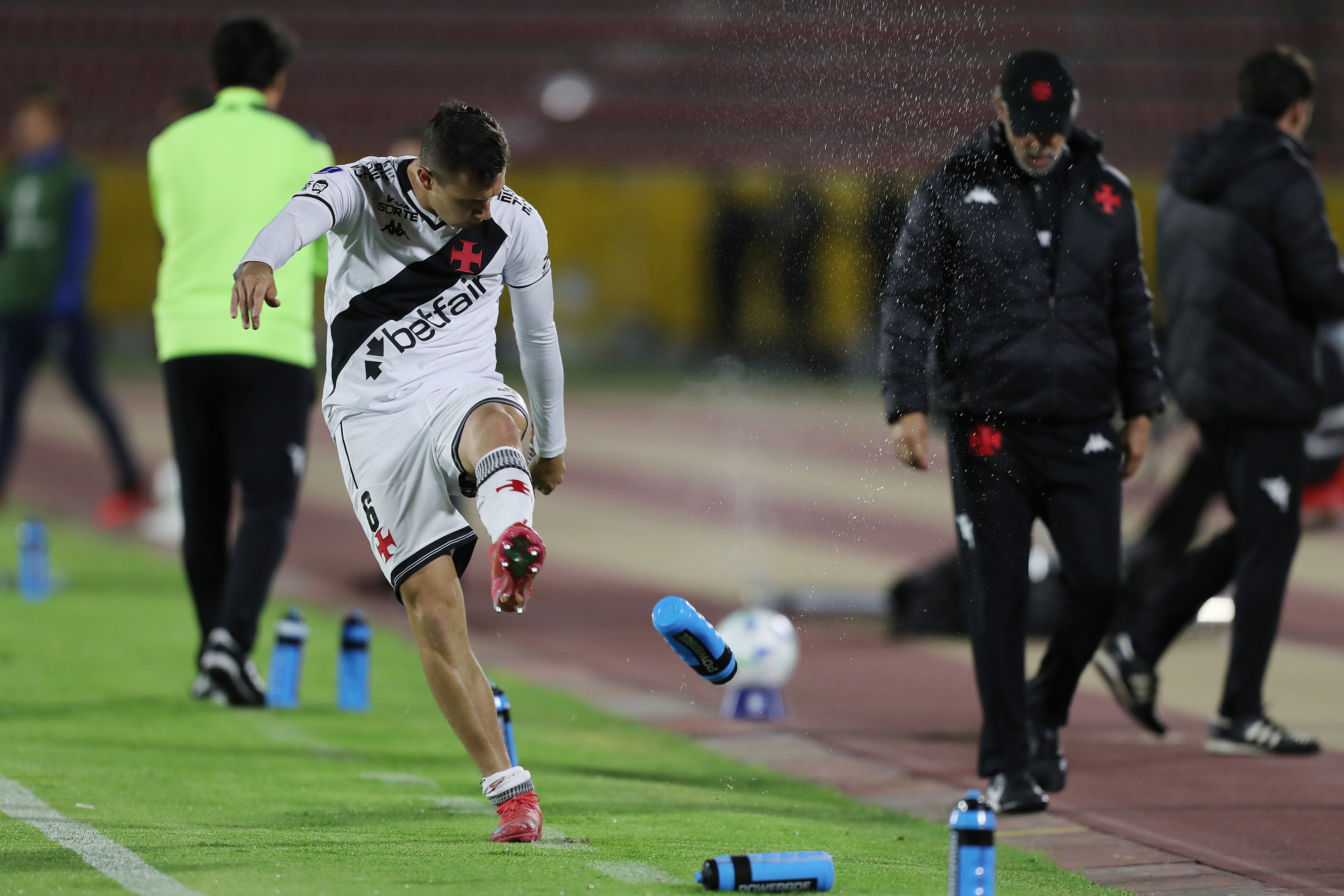 Piton é expulso e Vasco amarga desempenho desastroso em campo Foto: Reprodução