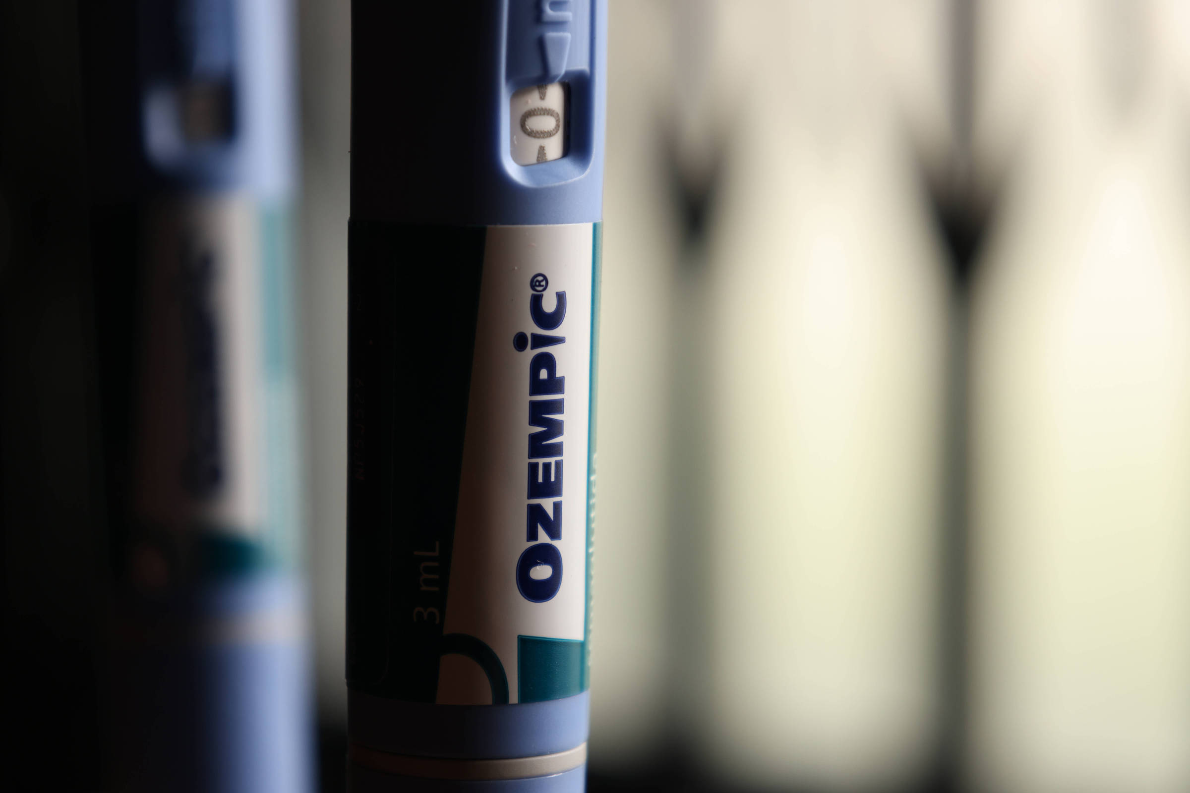 Médicos alertam sobre 5 cuidados essenciais ao usar medicamentos como Ozempic Medicação injetável Ozempic; medicamentos GLP-1 imitam um hormônio que o corpo produz para regular a fome e o açúcar no sangue (Foto: Karime Xavier - 9.jan.25/Folhapress)