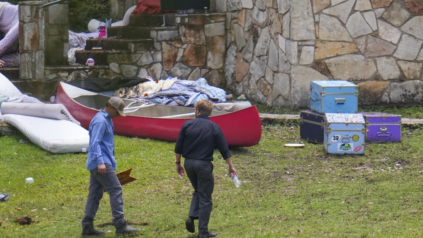 Acampamentos religiosos enfrentam luto após inundações no Texas