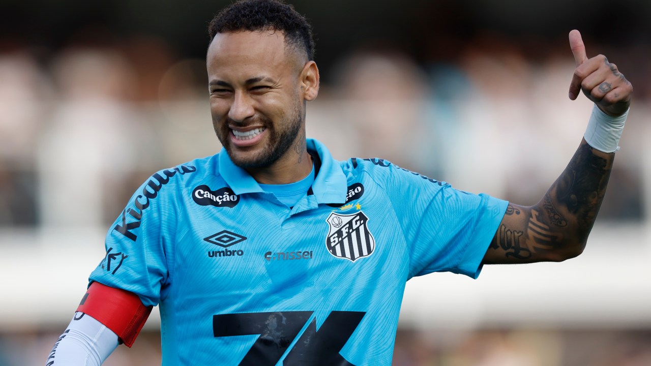 Futebol ao vivo: confira os jogos e horários desta quarta-feira, 16 de julho Neymar do Santos reage durante uma partida entre Santos e Botafogo como parte do Brasileirão 2025 no Estádio Urbano Caldeira (Vila Belmiro) em 1 de junho de 2025 em Santos, Brasil. (Foto: Miguel Schincariol/Getty Images)