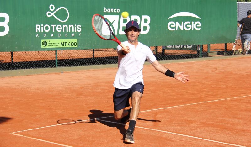 Irmão de Ricardo Mello brilha e conquista título no Masters do Rio Irmão de Ricardo Mello brilha e conquista título no Masters do Rio