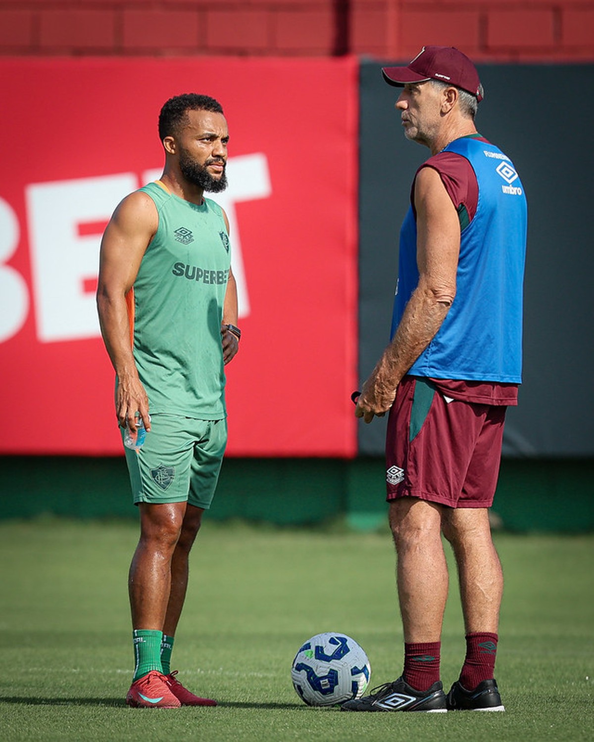 Renato conversa com Samuel Xavier (Foto: Fluminense)
