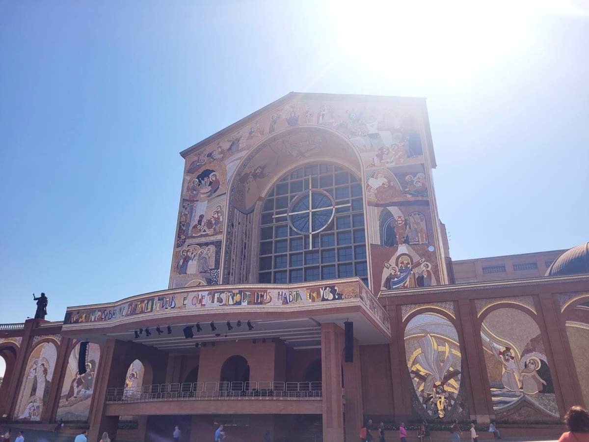 Lula ganha apoio entre católicos, mas enfrenta rejeição crescente entre evangélicos Basílica de Nossa Senhora Aparecida, em São Paulo (Foto: Ana Flávia Pilar/O Globo)