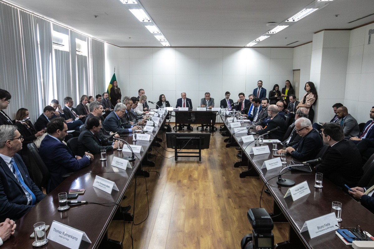 Trump promove encontro entre empresários brasileiros e americanos para negociações Trump promove encontro entre empresários brasileiros e americanos para negociações