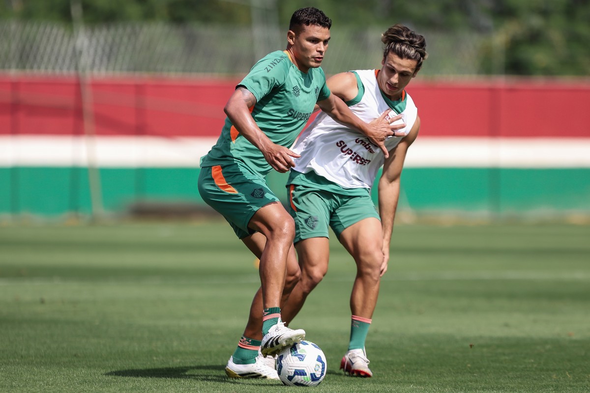 Thiago Silva e Canobbio no treino do Fluminense (Foto: LUCAS MERÇON / FLUMINENSE F.C.)