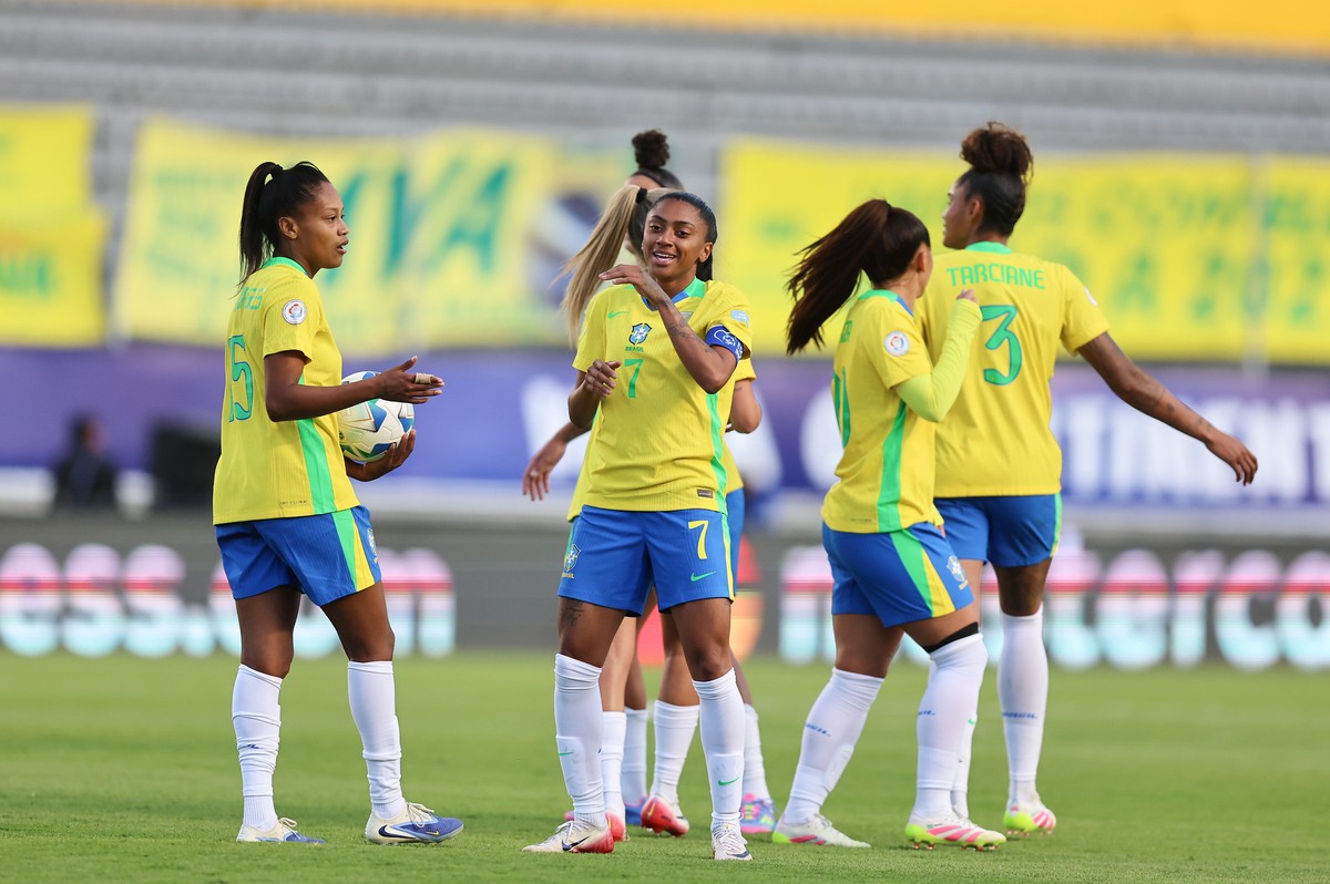 Brasil vence Bolívia com três gols de Kerolin e avança para semifinais da Copa América Kerolin marca mais um gol na vitória do Brasil sobre a Bolívia na Copa América (Foto: Lívia Villas Boas/CBF)
