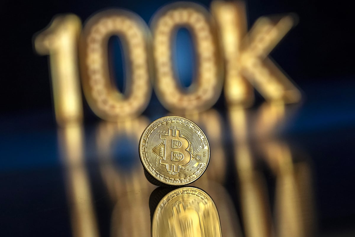 Representação de bitcoin. (Foto: PABLO GIANINAZZI/EFE)
