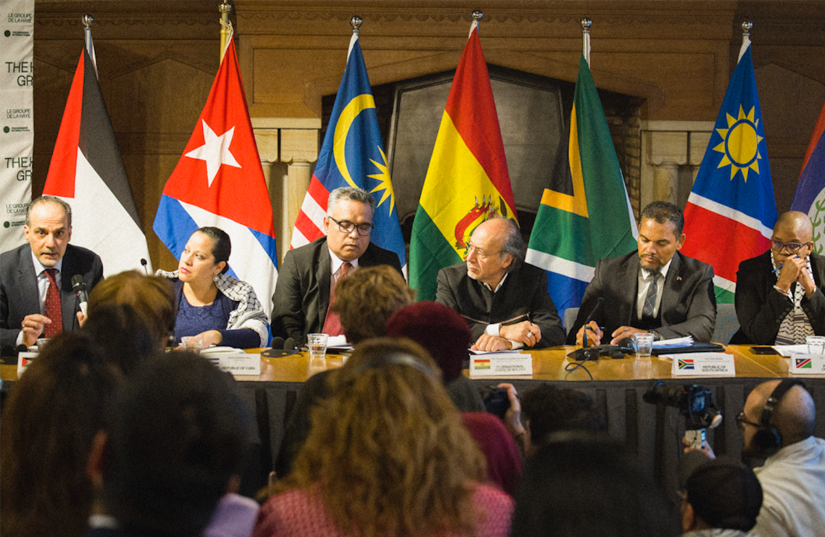 Colômbia realiza cúpula do Grupo de Haia para discutir ofensiva de Israel em Gaza A Hague Group entrega sua declaração de abertura em Haia, Países Baixos, em 31 de janeiro de 2025. (Foto: The Hague Group)
