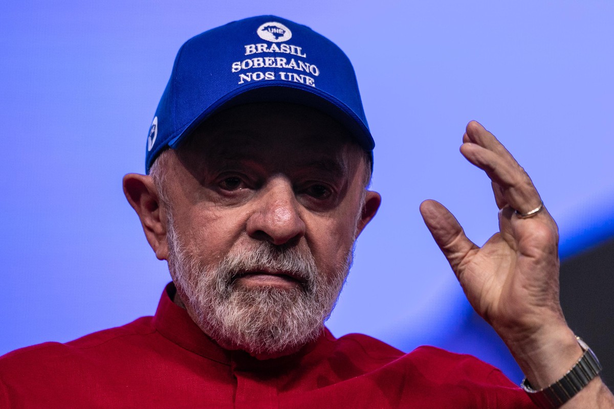 Lula critica Bolsonaro como 'traidor' após tarifas de Trump e ironiza Eduardo Lula em evento da UNE (Foto: Brenno Carvalho)