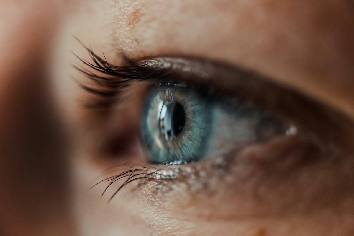 A retina fornece uma janela acessível e não invasiva para estudar o que está acontecendo no sistema nervoso central. (Foto: Freepik)