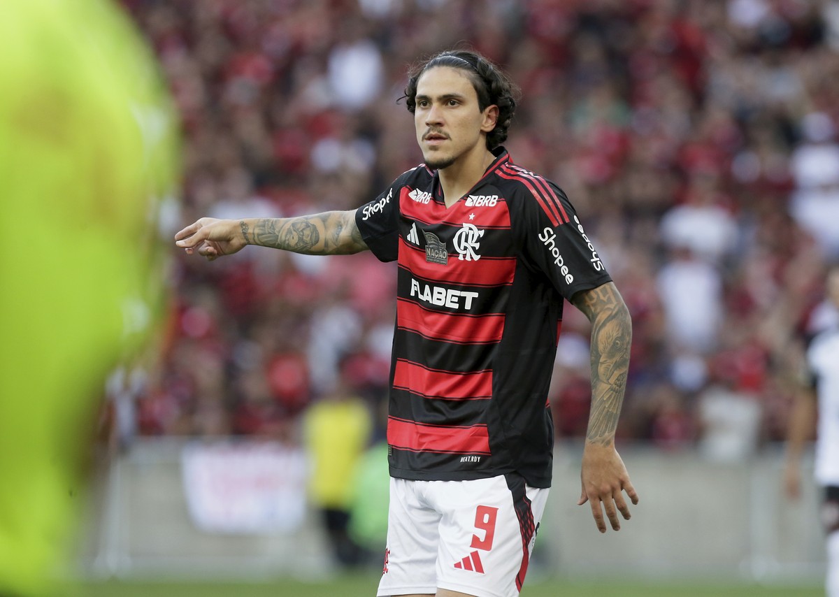 Pedro critica cobrança de Filipe Luís como desrespeitosa e acima do tom Afastamento de Pedro no Flamengo é fruto de um histórico comportamental conturbado (Foto: Marcelo Theobald / Agência O Globo)