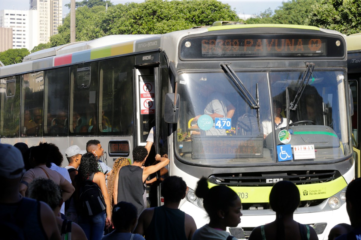Redução do número de viagens entra em vigor nesta quarta-feira — Foto: Domingos Peixoto / Agência O Globo / 13-02-2025