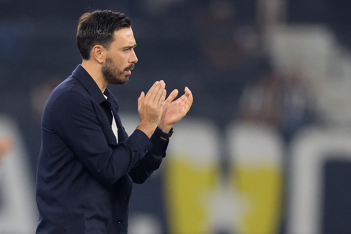 Davide Ancelotti estreia no Botafogo e gera críticas por desempenho ofensivo Davide Ancelotti estreou no Botafogo no empate em 0 a 0 contra o Vitória (Foto: Vítor Silva / Botafogo)