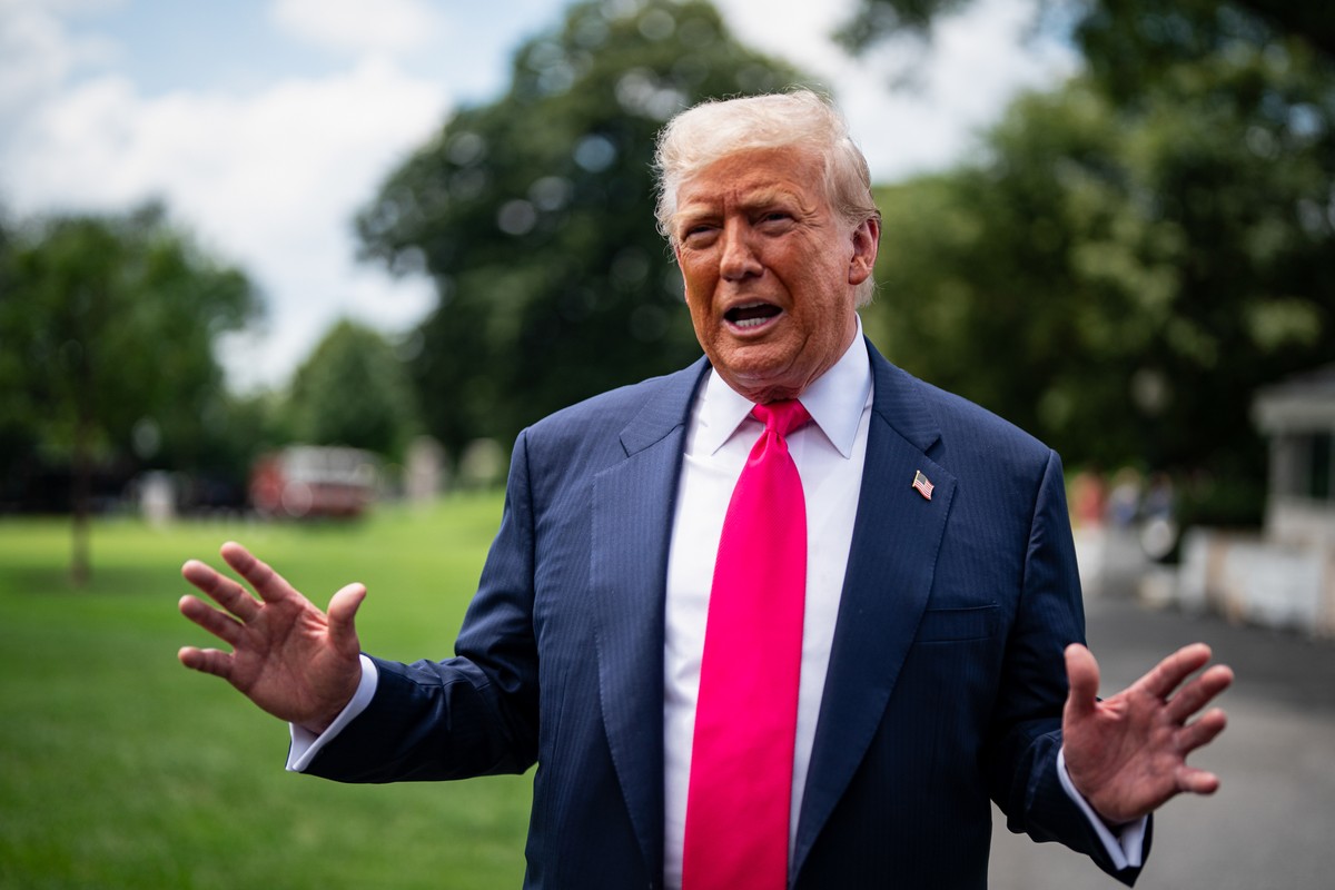 Trump arrecada quase US$ 50 bilhões com tarifas, mas enfrenta retaliações de China e Canadá Trump pode comemorar: receitas dos EUA com tarifas alfandegárias atingiram um recorde de US$ 64 bilhões no segundo trimestre (Foto: Bloomberg)
