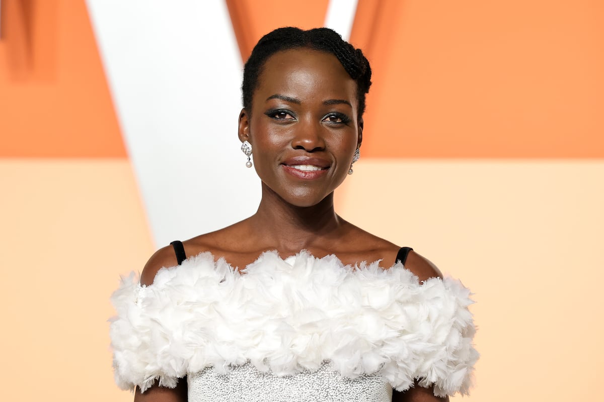Lupita Nyong’o compartilha sua experiência com mioma uterino e dor menstrual Lupita Nyong'o, em 2 de março de 2025, na festa da Vanity Fair após os Oscar, em Beverly Hills (Califórnia). (Foto: Dia Dipasupil/FilmMagic)