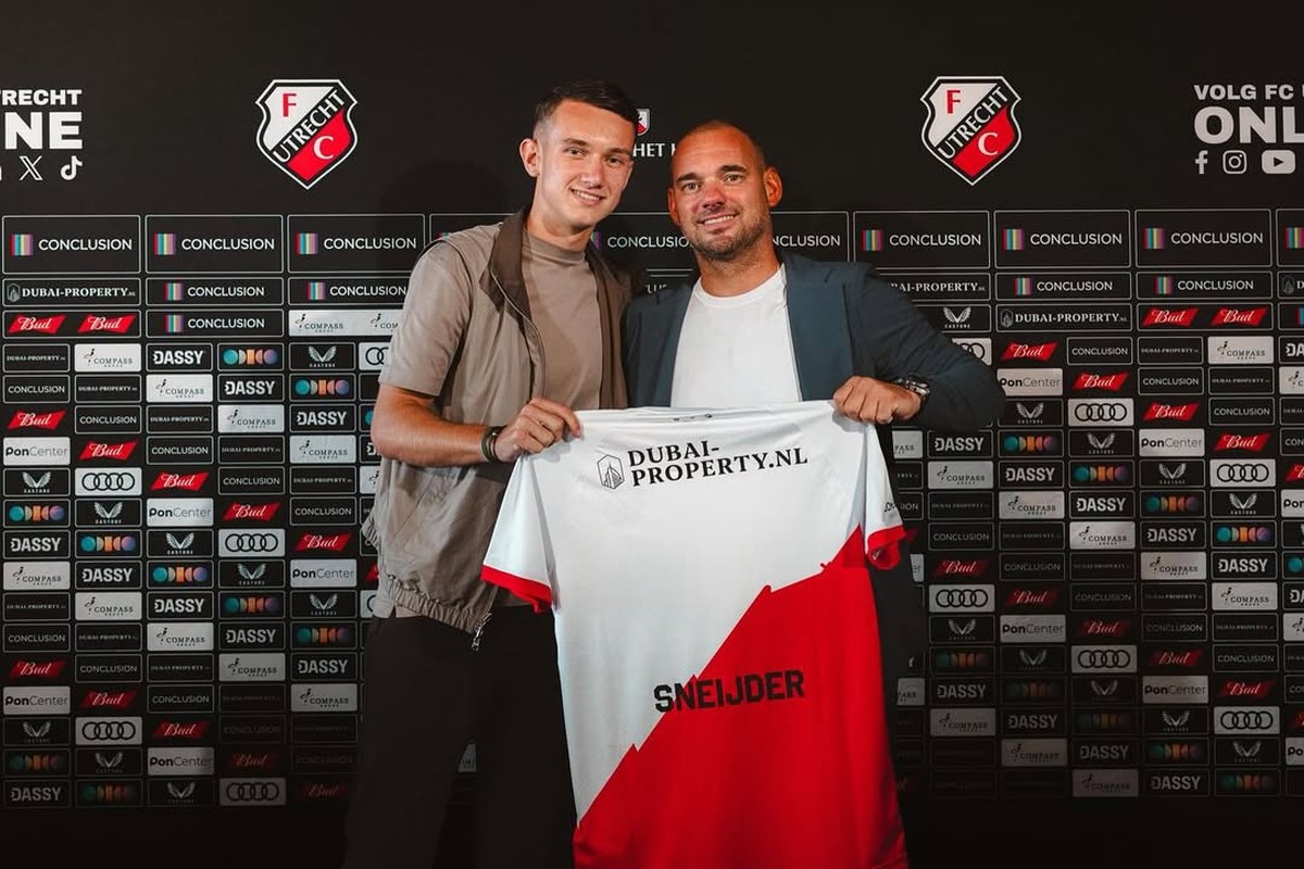 Filho de Sneijder assina contrato profissional com clube da Holanda Filho de Sneijder assina primeiro contrato profissional (Foto: Reprodução/Redes sociais)