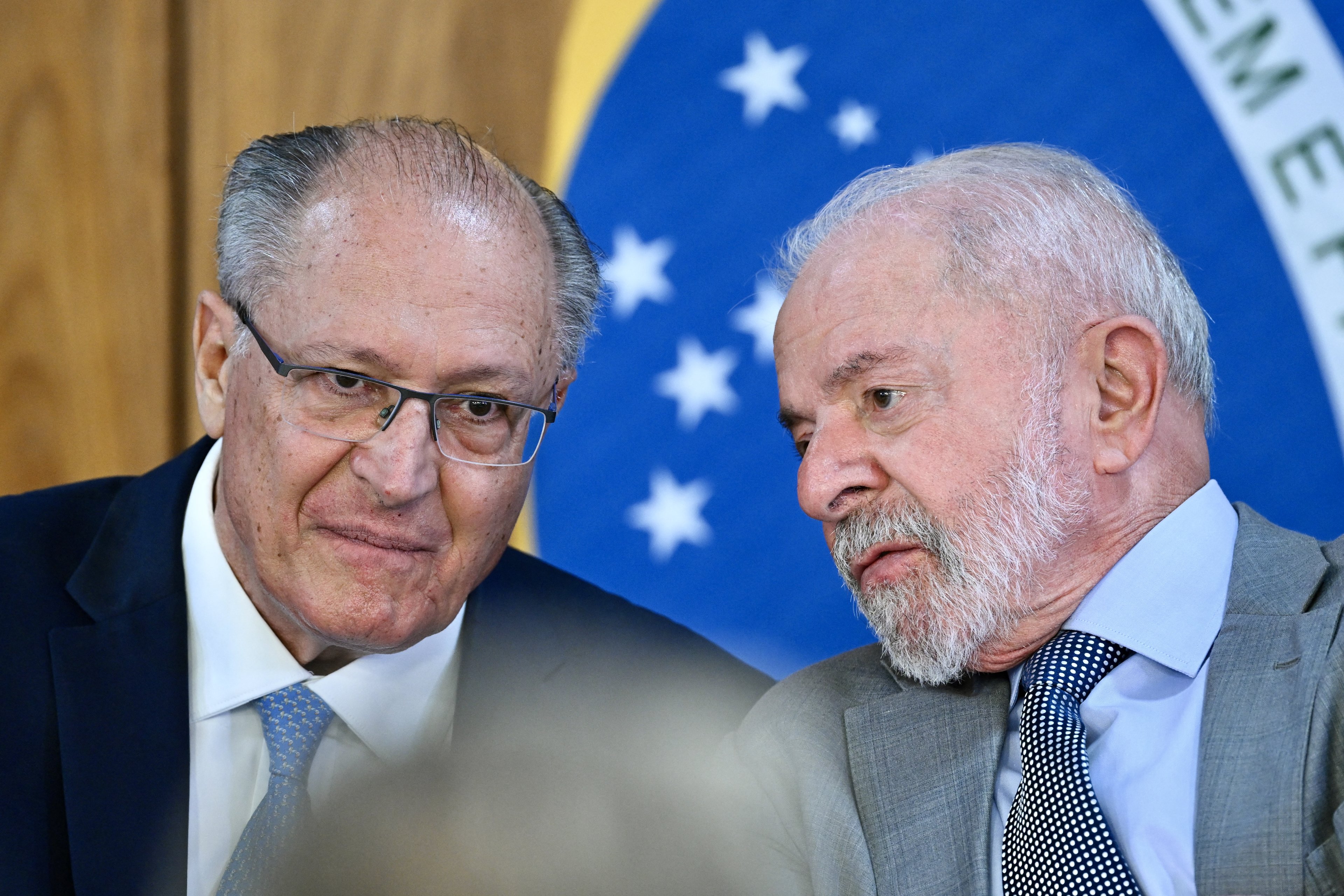Vice-presidente Geraldo Alckmin e presidente Lula durante evento em Brasília, em 14 de julho (Foto: Evaristo Sá/AFP)