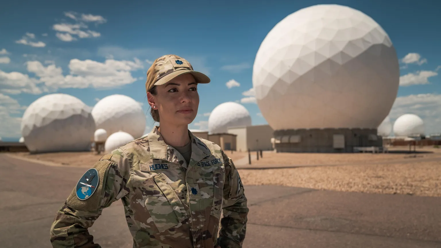 BBC obtém acesso exclusivo à base dos EUA que monitora ataques de mísseis globais Guardas da Força Espacial dos EUA entram em ação durante exercício de treinamento (Foto: BBC/Matthew Goddard)