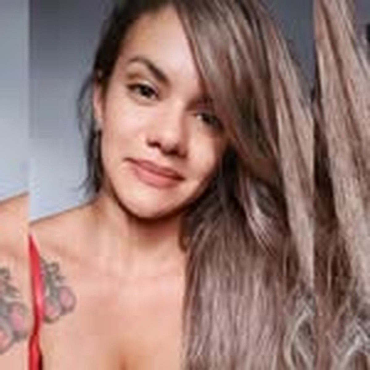 Amigos se mobilizam para ajudar mulher agredida pelo namorado em Natal Juliana Garcia, mulher que levou 61 socos de namorado; seu estado de saúde é estável (Foto: Reprodução)
