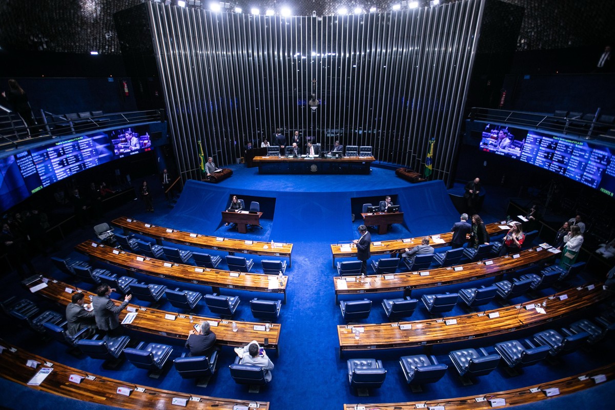 Senado aprova projeto que exclui precatórios do teto do arcabouço fiscal Plenário do Senado vazio, em dia de votação (Foto: Brenno Carvalho/O Globo)