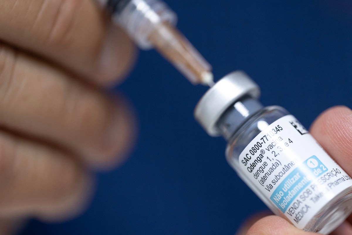 Vacina Qdenga, usada na campanha de vacinação contra a dengue no Brasil (Foto: AFP)