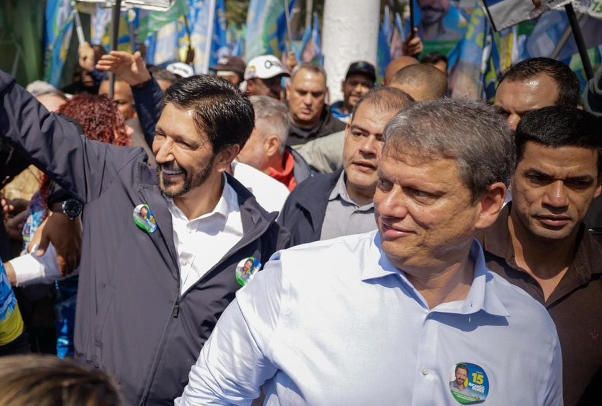 Nunes confirma candidatura ao governo de SP em 2026 a pedido de Tarcísio Ricardo Nunes (MDB) e Tarcísio de Freitas (Republicanos) durante agenda no Capão Redondo, Zona Sul de São Paulo (Foto: Divulgação)