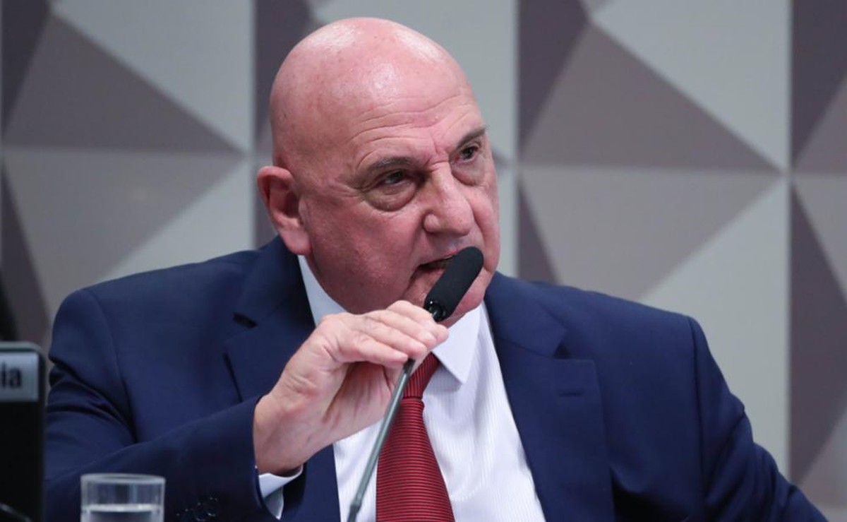 Ex-ministro do GSI afirma ao STF que recebeu alertas sobre 8 de janeiro por WhatsApp General Gonçalves Dias, o GDias, na CPI do 8 de janeiro (Foto: Bruno Spada/Câmara dos Deputados)