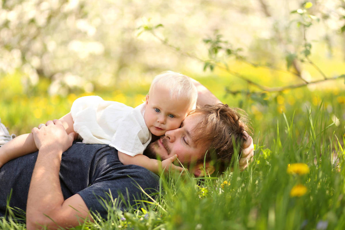 Crianças podem desenvolver alergias e puberdade precoce por uso de cosméticos adultos A pele infantil é mais sensível e absorve substâncias com mais facilidade, dizem médicos (Foto: Fotolia)
